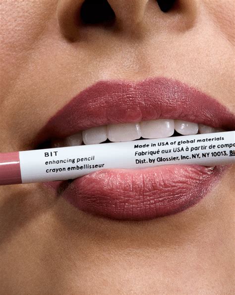 Lip Line – Glossier