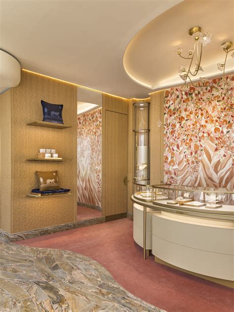 Cartier Azabudai > Laura Gonzalez