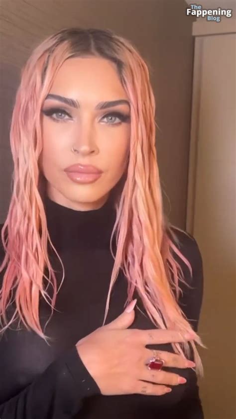 Megan Fox Through Boobs Dress (10 Pics) - Whats Fappened?💦