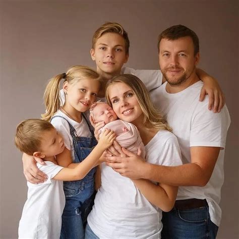 Многодетные семьи: семейные фотографии
