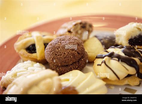 Assorted biscuits hi-res stock photography and images - Alamy