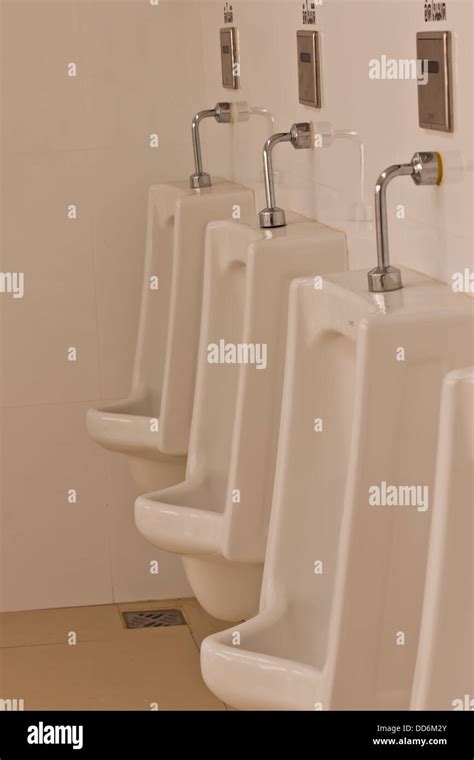 Restroom hi-res stock photography and images - Alamy
