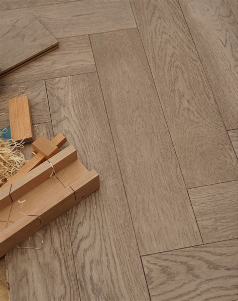 24" Grey Matt Lac Oak ECG6 - 600x125x18 Gunmetal Grey Parquet
