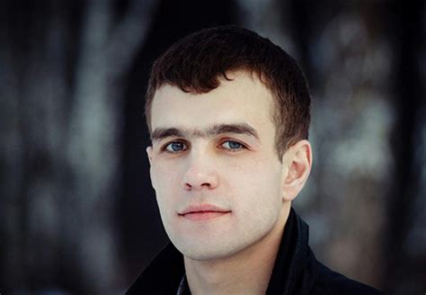 Монобровь у мужчин и женщин: что такое синофриз