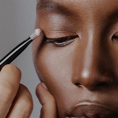 Sisley Eyeshadow Shade Brush | lyko.com