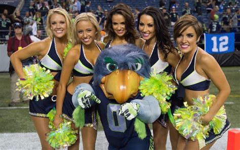 LOOK: Seahawks mascot has something inappropriate in his pants ...