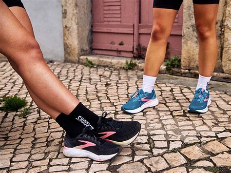 Laufschuhe, Zubehör und Laufbekleidung | Brooks Running
