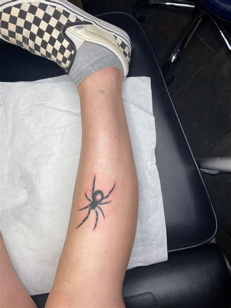 Spider tattoo | Spider tattoo, Tattoos, Leaf tattoos