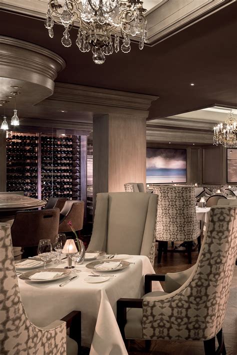 Restaurants near Pantages are offering exclusive pre-show dinner deals 23