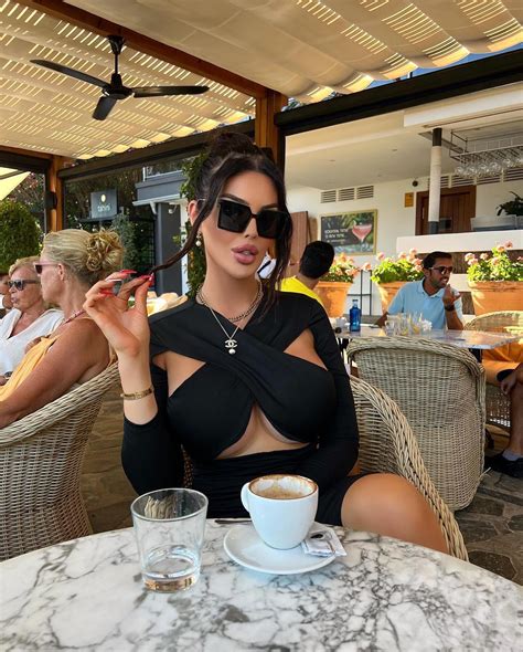 Pariz Zianna 👸🏻 | It’s an interesting afternoon 🤪😜 👉🏽 @links_pariz 👈🏽