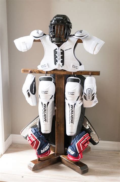 Références visuelles | Hockey equipment, Hockey bedroom, Hockey ...