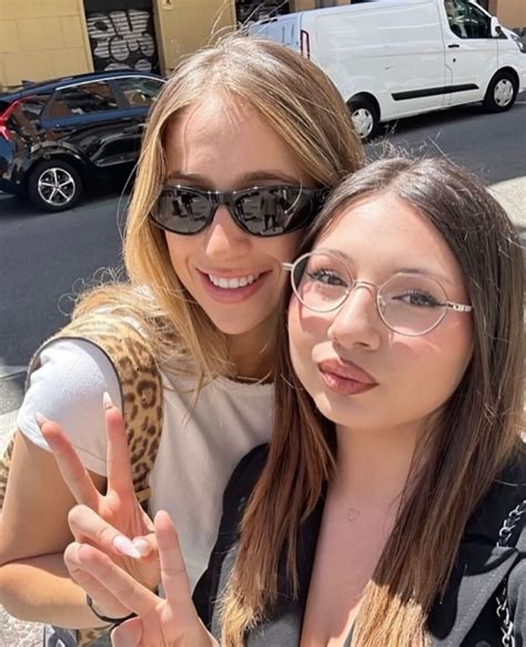 Fans are screaming over the tate mcrae pittsburgh meet and greet 19