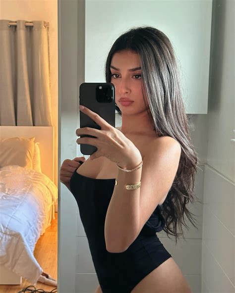 Hira (@hirashayk) • Instagram photos and videos