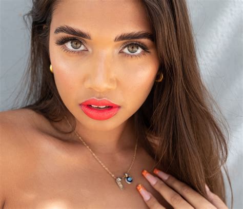 Matte lipstick can create the illusion of bigger lips | Alison Jade