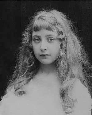 Blog de Arinda: 15 DE SETIEMBRE DE 1890 NACE AGATHA CHRITIE