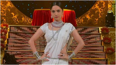 ankita lokhande    scintillating dance performance  zee tvs