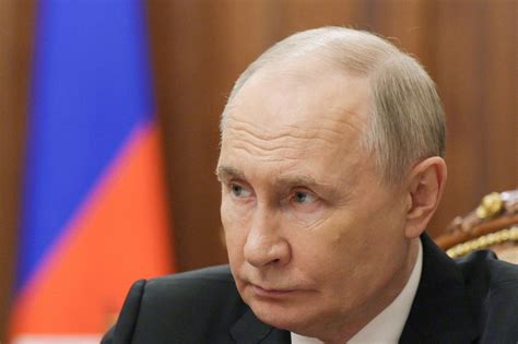 Putin Eyes Peacemaking Role in Israel-Iran Air War