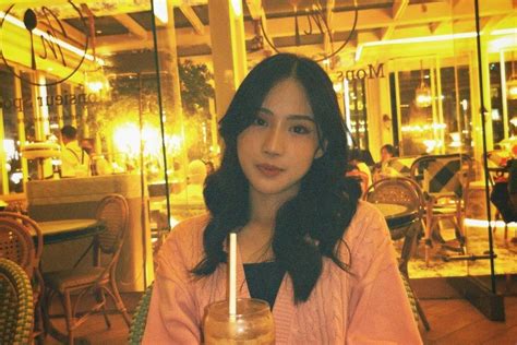 pin oleh kairovisia  jkt  cantik gadis lucu foto gadis cantik