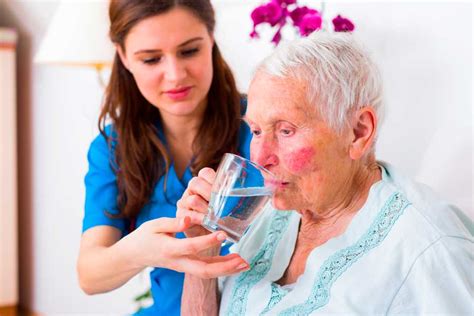 Richtig Essen und Trinken nach einem Schlaganfall