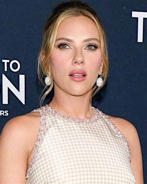 Scarlett Johansson | Scarlett johansson, Curvy celebrities, Scarlett
