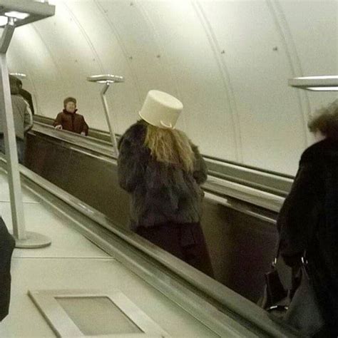 Весеннее обострение в метро / Писец - приколы интернета