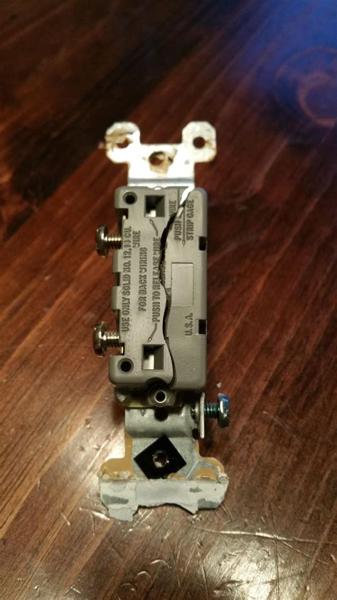 Bedroom wall switch failed, cause? : r/electricians
