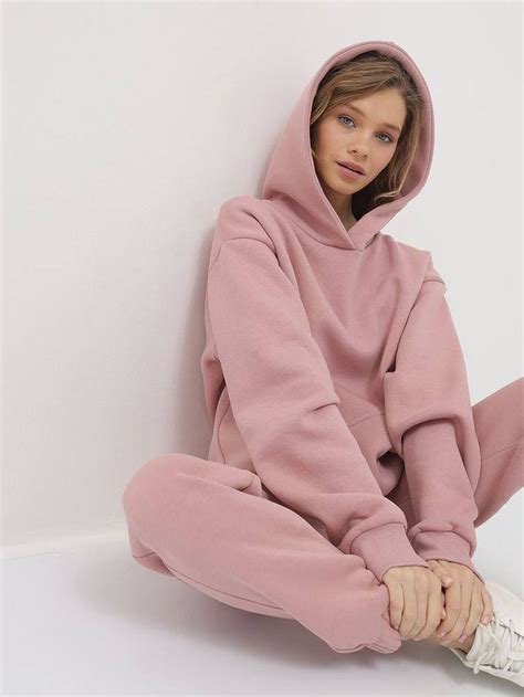 Pinterest | Sportswear outfits, Fashion top outfits, Hoodie fashion