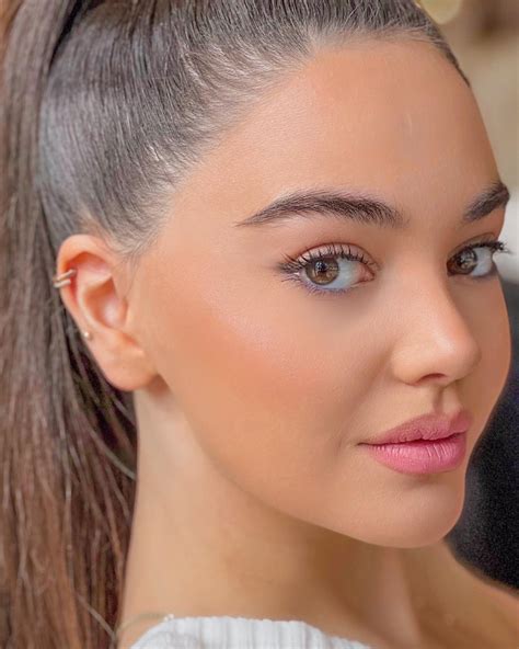 Roza Davtyan | 🌿🌈 | Instagram