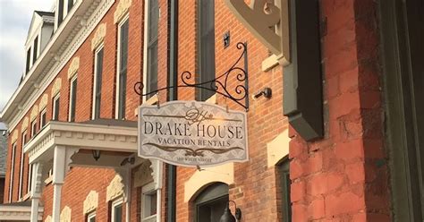 Fleur De Lis: Best Vacation Rental In Dubuque, Iowa