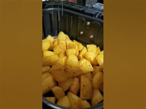 Картошка по-деревенски в аэрогриле - YouTube