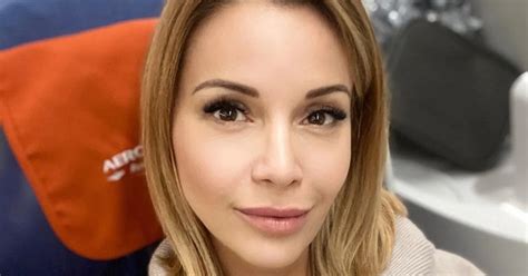 «Все вывалилось»: 44-летняя певица Ольга Орлова показала аппетитные ...