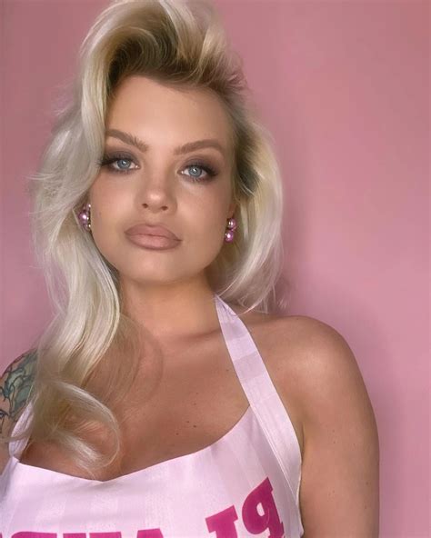 Can you tell I have a huge collection of 90s Playboy mags? | Scrolller