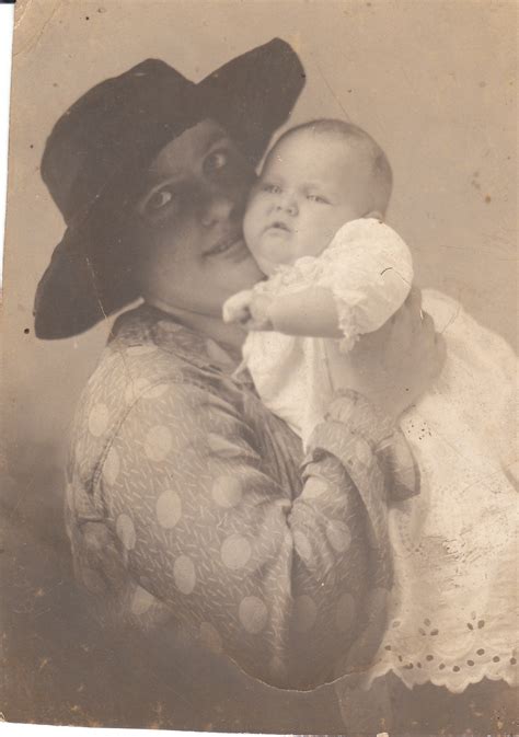 Remembering Iola King: Obituary and Memorial Service Details 19