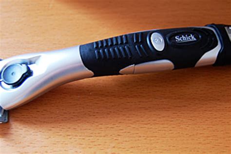 Schick Quattro Titanium Trimmer