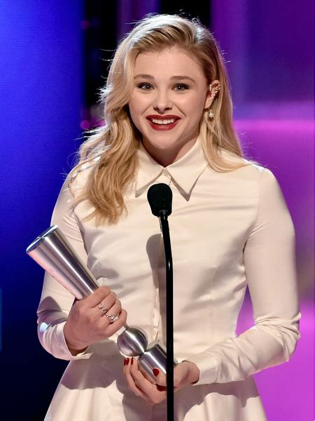 Хлоя Морец стала «Звездой нового поколения» — www.ellegirl.ru | theGirl