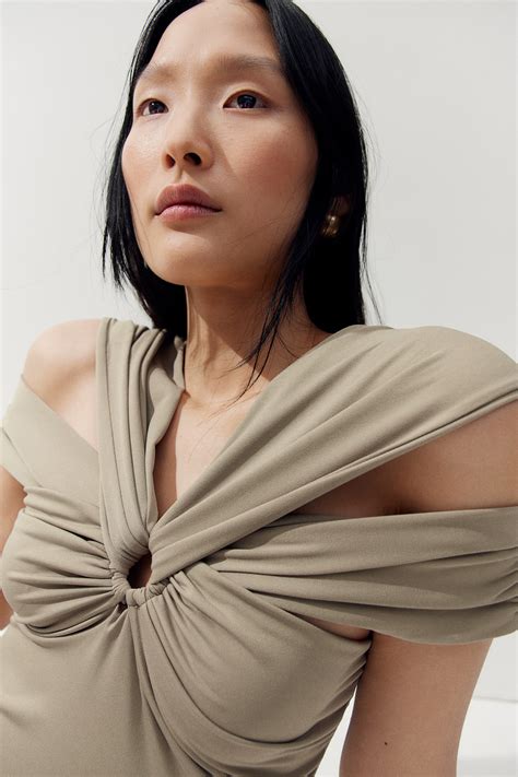 Cold shoulder thong body - Greige - Ladies | H&M GB