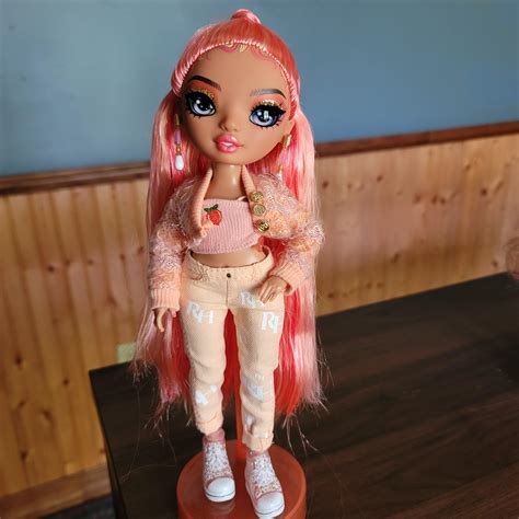 Simone peach beauty 💞 : r/RainbowHigh