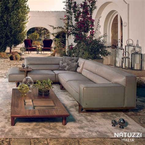 Журнальный столик KENDO NATUZZI ITALIA T163. Цена 208440 рублей