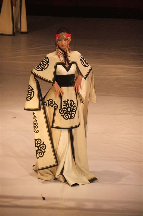 mongolian fashion show | Mongolian fashion, Traditional outfits ...