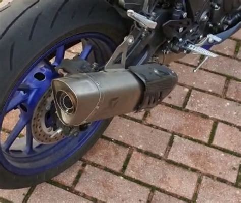 DB KILLER AKRAPOVIC TRACER / MT09