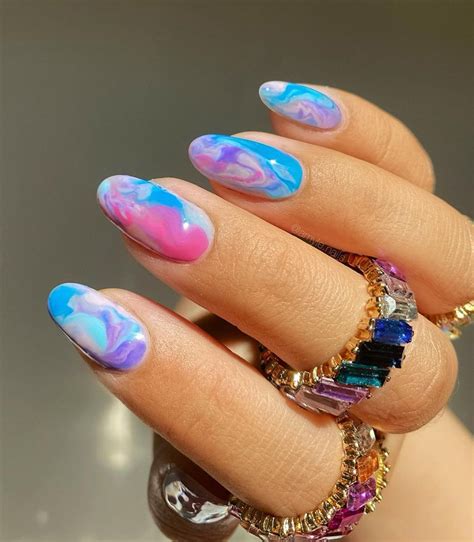 chic marble nail designs  bring   salon   wear