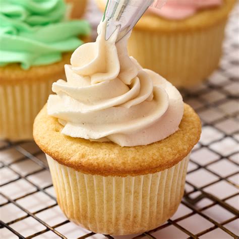 Buttercream Frosting Recipe: Perfectly Sweet and Smooth | The