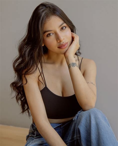 Camilo Gustin, women, model, webcam model, brunette, thick eyebrows