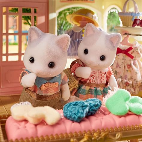 Sylvanian Families Latte Cat Family – Animal Kingdoms Toy Store