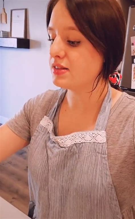 Surgen las 'tradwife', mujeres sumisas que dejan todo por dedicarse a