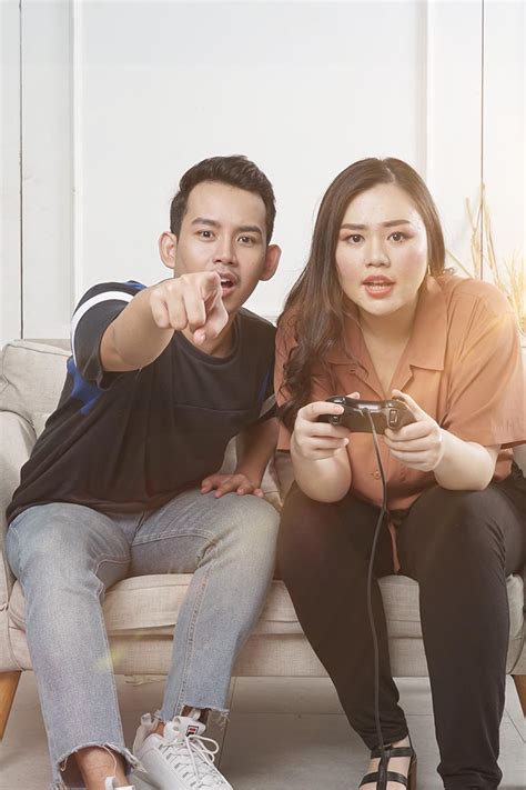 Игры для пары влюбленных: 32 игры для двоих взрослых
