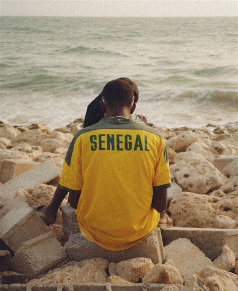 Maud Elena Lunenfeld | Bodies of water and bodies by water as