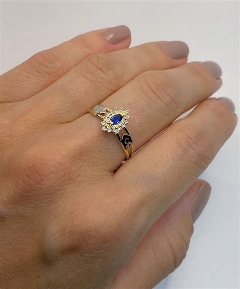 Anel Formatura Administração em Ouro 18k Amarelo 15 Pedras