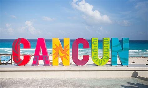 job pays   month    cancun mexico