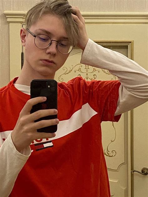 drakeoffc/дрейк/твич/котенок | Дрейк, Фанатка, Неловкие семейные фотографии